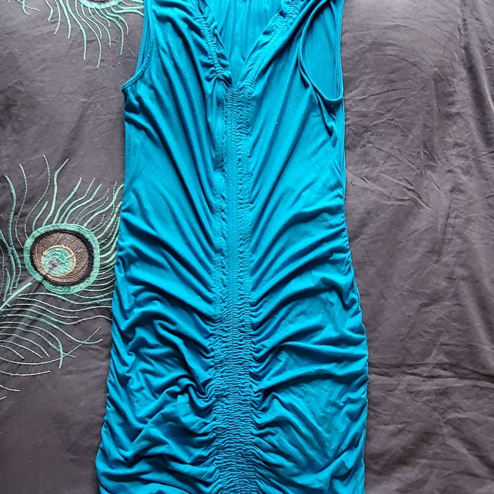 Super flattering Kenneth Cole New York dress